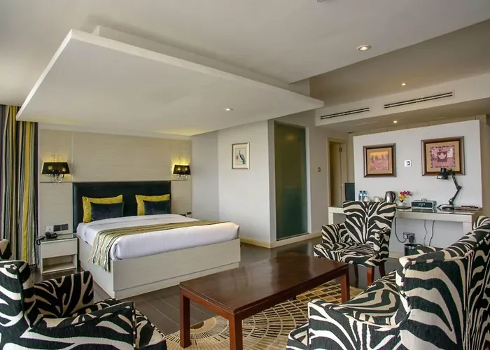 Cloud Hotel & Suites